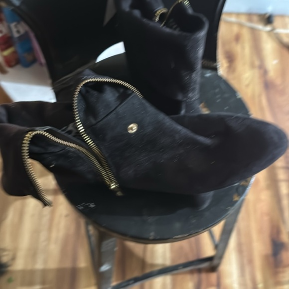 Meet your Posher, Christina - Picture 3 of 6